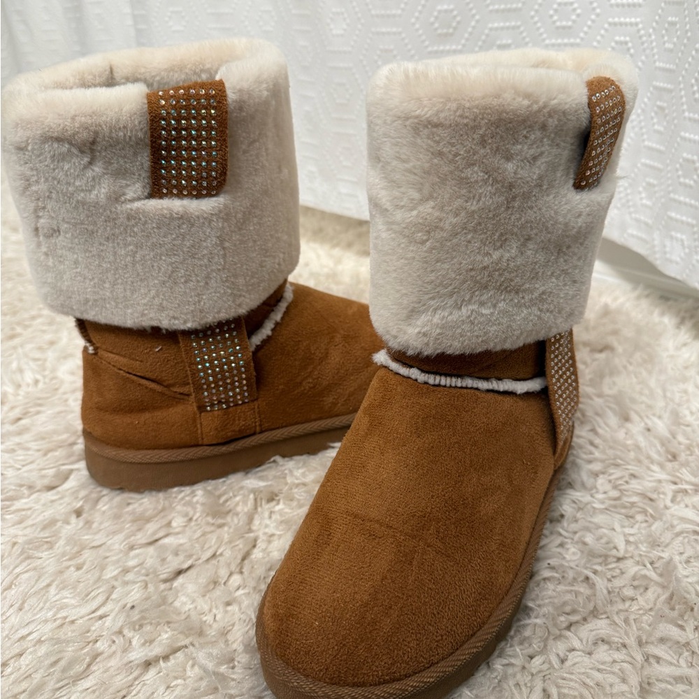 Fashion Nova Tan and Cream Winter Boots